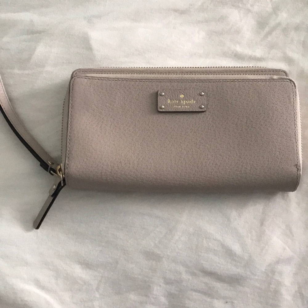 Kate Spade passport wallet NWOT